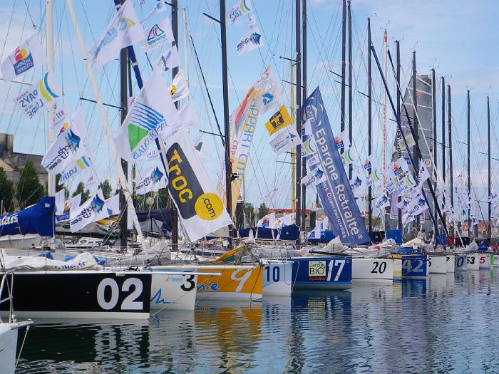 Voorbereidingen voor zeilwedstrijd Les Sables-Horta-Les Sables