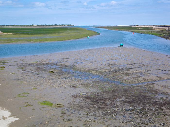 Vaarwater naar Ars met laagwater