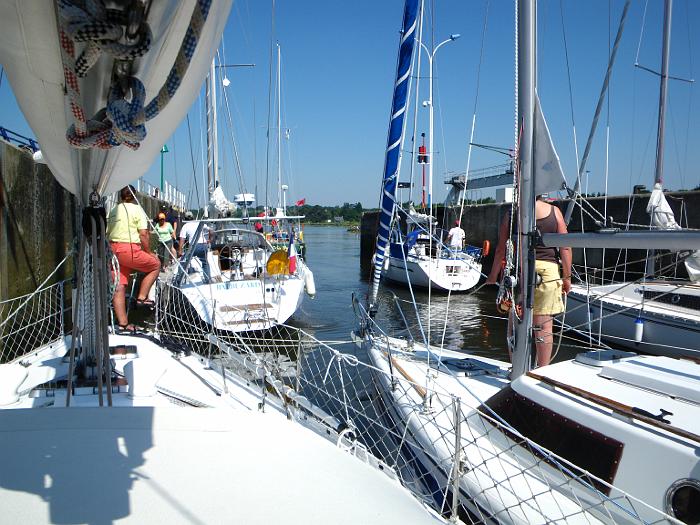Door de sluis bij Arzal