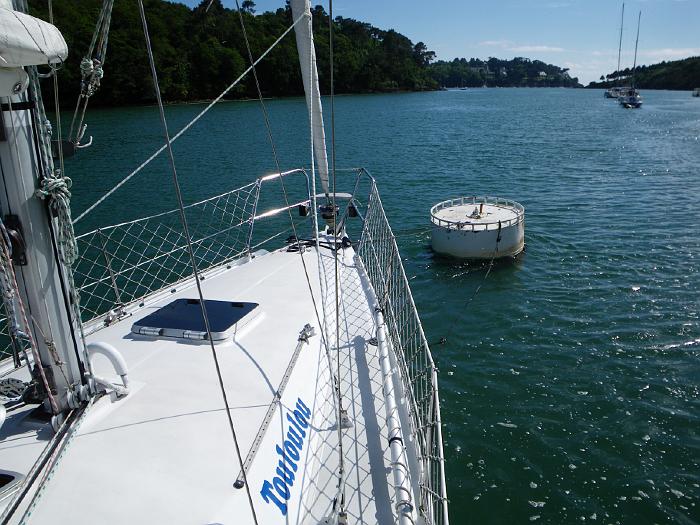 Aan een ton bij Port Belon